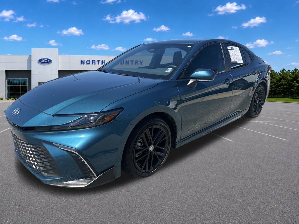 Used 2026 Toyota Camry SE FWD image 5