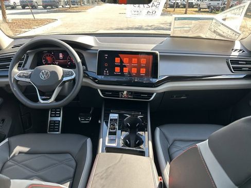New 2026 Volkswagen Atlas Peak Edition AWD/4WD image 10