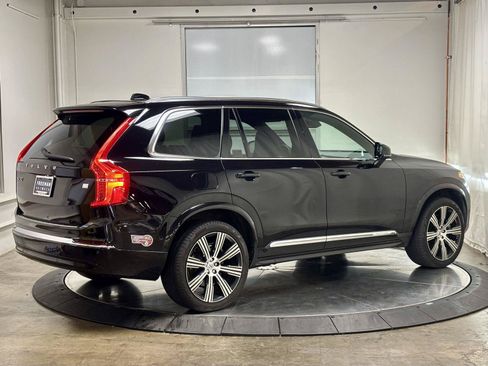 Used 2024 Volvo XC90 T8 Plus w/ Protection Package Premier AWD/4WD image 9