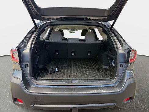 Used 2025 Subaru Outback Premium AWD/4WD image 14