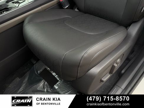 New 2026 Kia Carnival EX FWD image 25