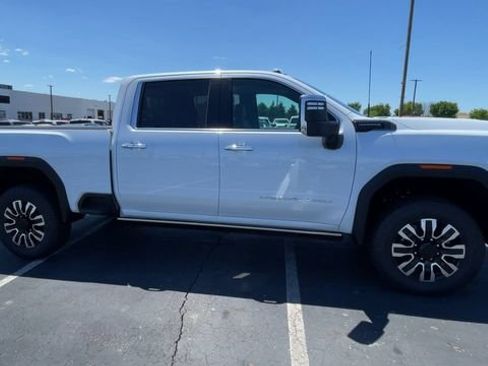 New 2026 GMC Sierra 2500 Denali Ultimate AWD/4WD image 3