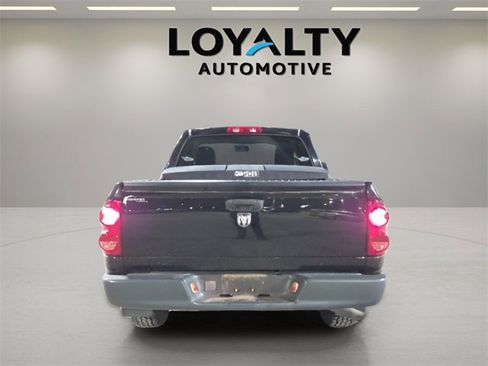Used 2008 Dodge Ram 1500 Truck ST image 4