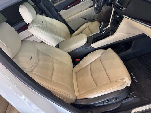 Used 2017 Cadillac XT5 Luxury AWD/4WD image 18
