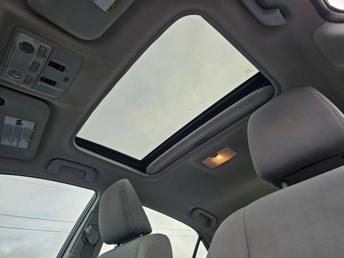 Used 2014 Toyota Corolla LE image 26