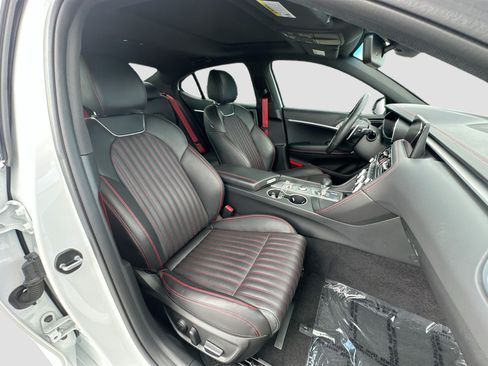 Used 2023 Genesis G70 2.0T w/ Sport Prestige Package RWD image 30
