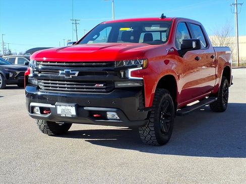Used 2021 Chevrolet Silverado 1500 LT Trail Boss w/ Convenience Package II image 2