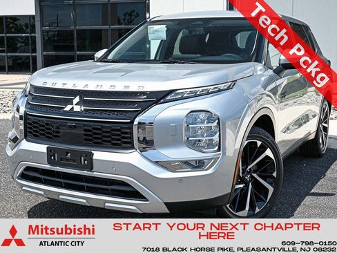 New 2024 Mitsubishi Outlander SE image 1