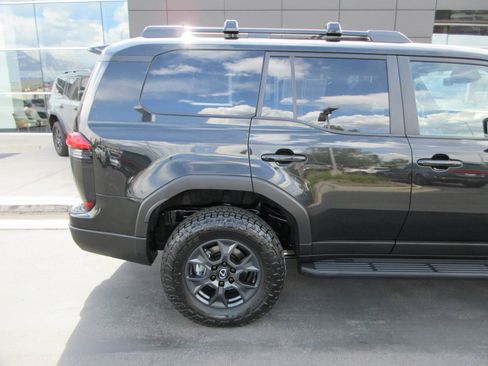 Used 2026 Lexus GX 550 AWD/4WD image 10