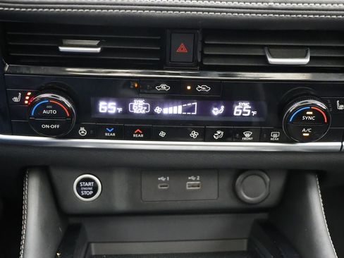 Used 2023 Nissan Rogue SL w/ SL Premium Package image 21