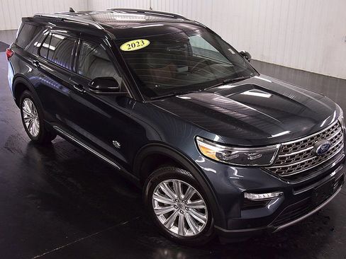 Used 2023 Ford Explorer King Ranch w/ Technology Package image 9