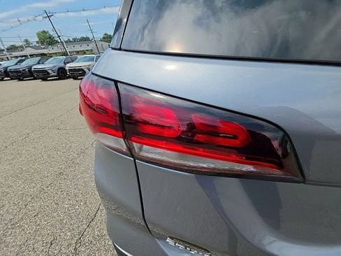 Used 2023 Chevrolet Equinox LT AWD/4WD image 44