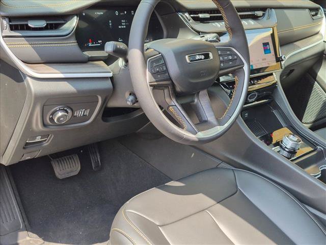 New 2026 Jeep Grand Cherokee Limited AWD/4WD image 3