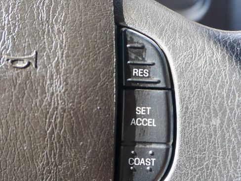 Used 2011 Ford E-350 and Econoline 350 XLT image 27