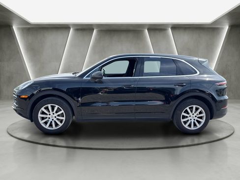 Used 2023 Porsche Cayenne AWD/4WD image 4