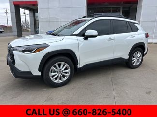 Used 2024 Toyota Corolla Cross LE w/ Moonroof Package video 2