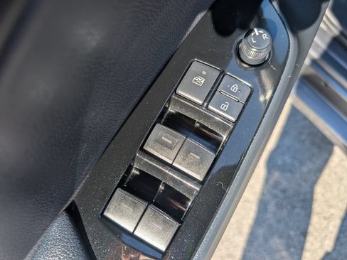 Used 2020 Toyota Prius Prime LE w/ Protection Package FWD image 16