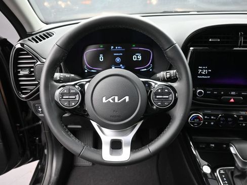 Used 2023 Kia Soul EX FWD image 28