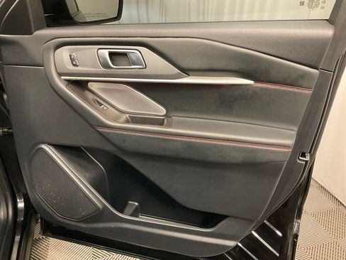 Used 2025 Ford Explorer ST AWD/4WD image 29