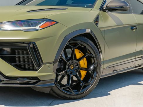Used 2024 Lamborghini Urus Performante AWD/4WD image 25