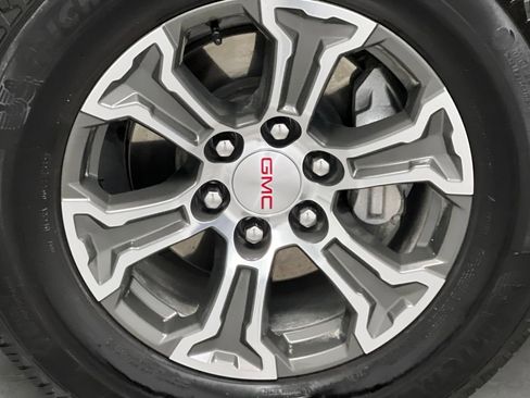 Used 2025 GMC Sierra 1500 SLT image 63