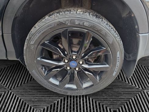 Used 2017 Ford Escape Titanium AWD/4WD image 14
