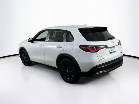 Used 2023 Honda HR-V Sport image 7