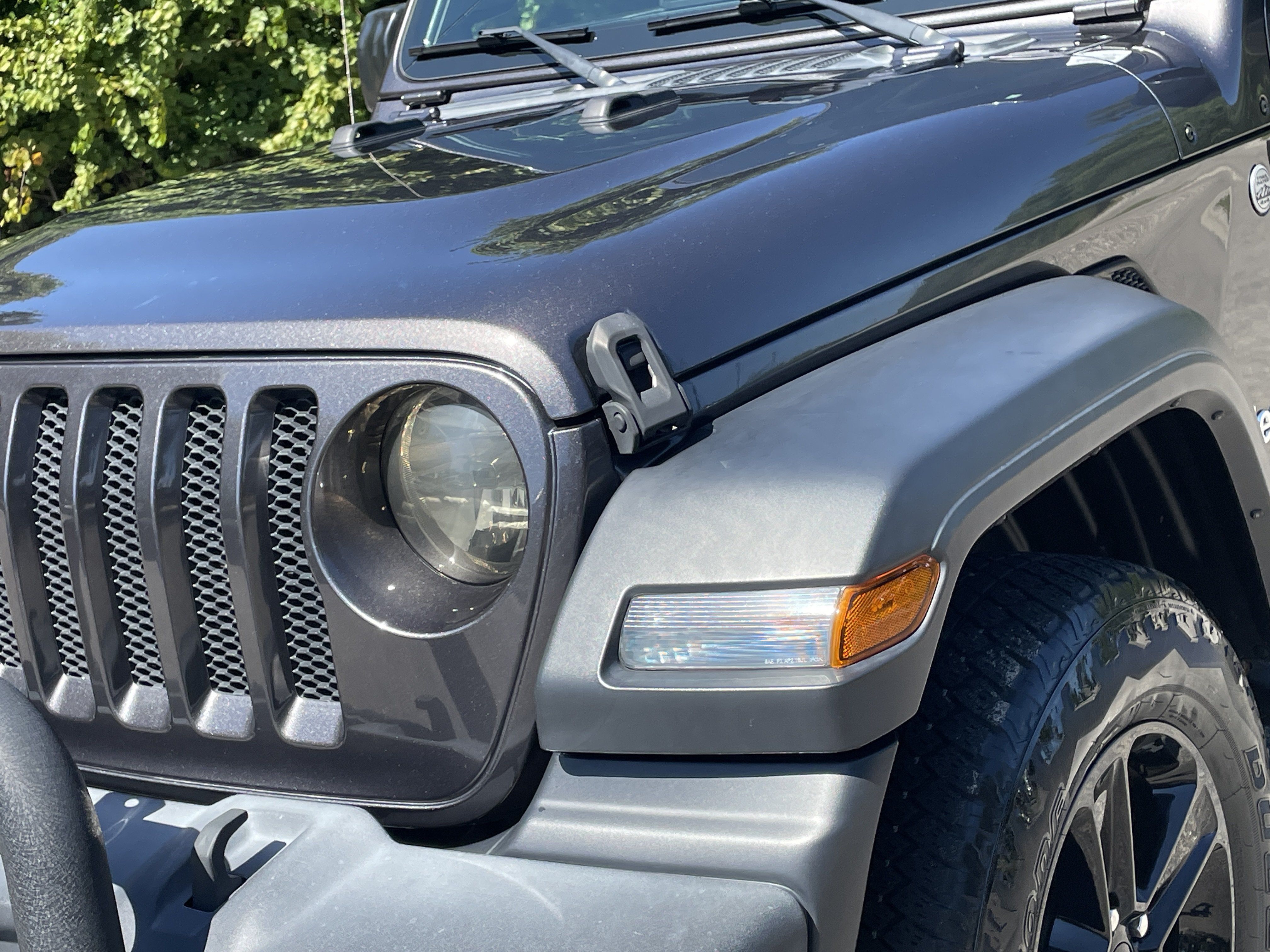 Used 2020 Jeep Wrangler Sport AWD/4WD image 5