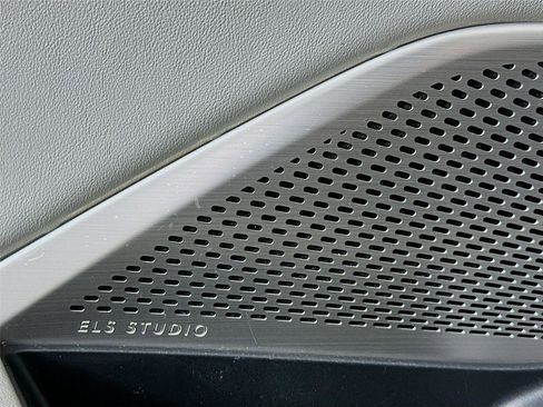 Used 2023 Acura MDX SH-AWD w/ Technology Package image 19