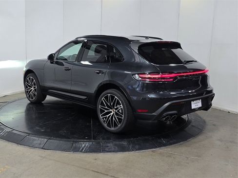 Certified 2025 Porsche Macan Turbo image 3