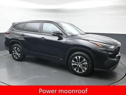 Certified 2026 Toyota Highlander XLE w/ Protection Package #3 (TMS) AWD/4WD image 9
