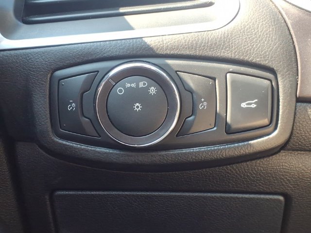 Used 2016 Ford Edge Titanium w/ Equipment Group 302A AWD/4WD image 19