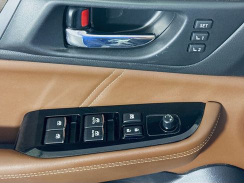 Used 2017 Subaru Outback 3.6R Touring w/ Popular Package #5A AWD/4WD image 24