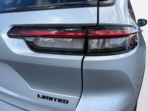 Certified 2022 Jeep Grand Cherokee L Limited w/ Black Appearance Package image 19