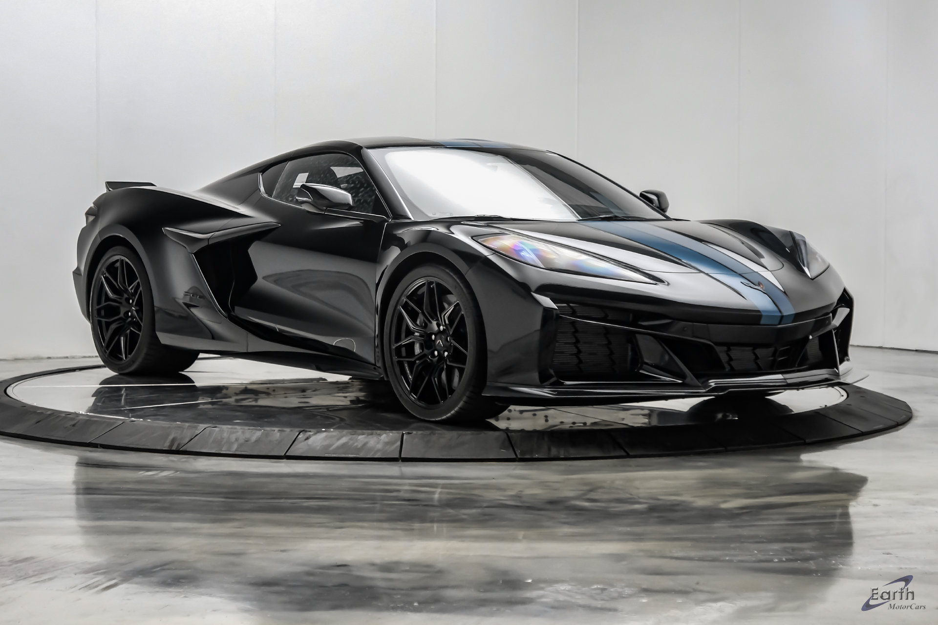 Used 2023 Chevrolet Corvette Z06 w/ Stealth Interior Trim Package RWD image 32