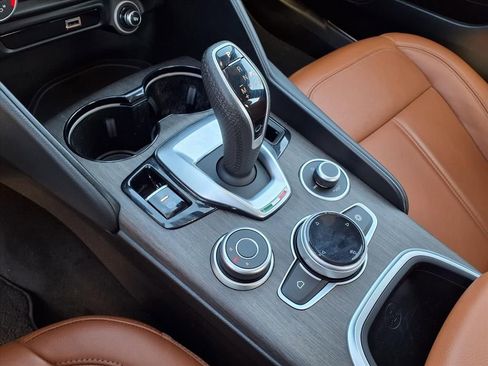 Used 2022 Alfa Romeo Giulia Ti image 25