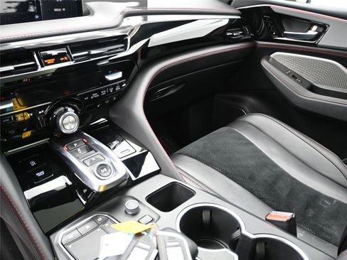 Used 2023 Acura MDX A-Spec image 5