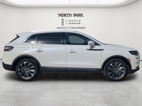 Used 2022 Lincoln Nautilus Reserve w/ Equipment Group 201A FWD image 6