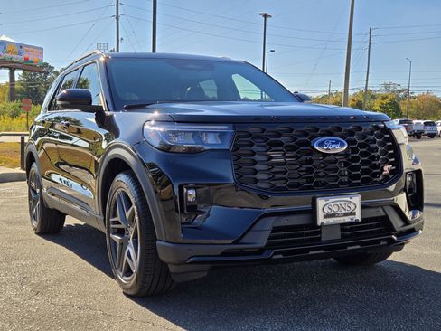New 2026 Ford Explorer ST w/ Sun And Sound Package image 5