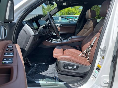 Used 2021 BMW X5 M50i AWD/4WD image 9