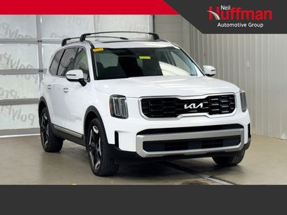 Used 2023 Kia Telluride S w/ S Sunroof Package