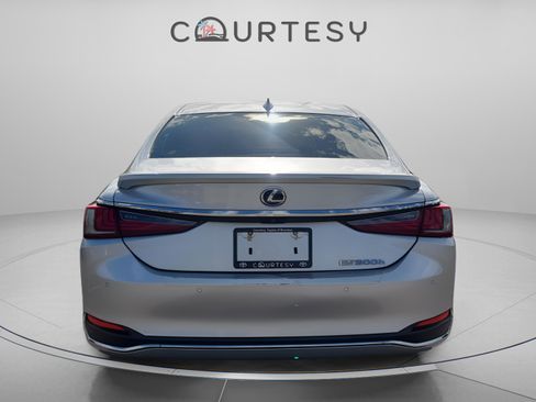 Used 2019 Lexus ES 300h ES 300h w/ Accessory Package 2 image 5