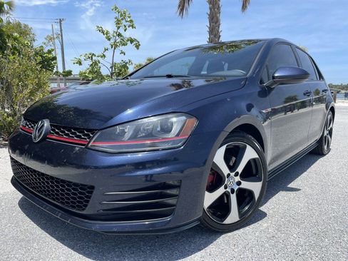 Used 2015 Volkswagen Golf 4-Door FWD image 40