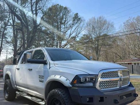 Used 2014 RAM 1500 Laramie w/ Convenience Group RWD image 8