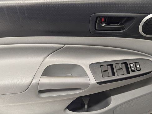 Used 2015 Toyota Tacoma 4x4 Double Cab image 10