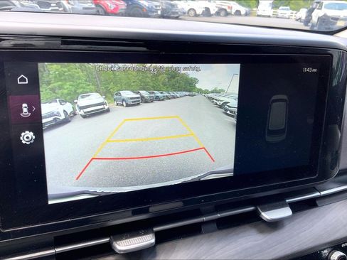 Used 2024 Kia Carnival EX FWD image 22