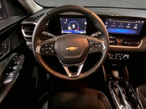 Certified 2025 Chevrolet TrailBlazer LT w/ LT Cold Weather Package AWD/4WD image 18