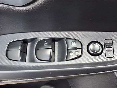 Used 2024 Nissan Sentra SV FWD image 17