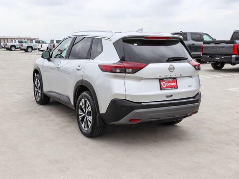 Used 2023 Nissan Rogue SV w/ SV Premium B Package FWD image 8