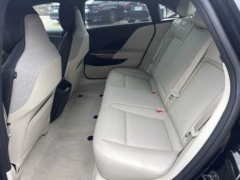 Used 2024 Lucid Air Touring image 32